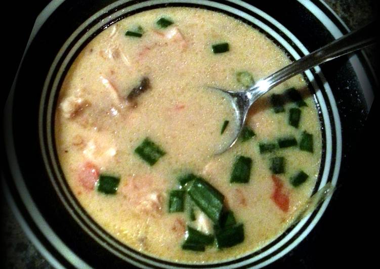 Steps to Prepare Speedy Tom-kha-gai (spicy coconut chicken soup)