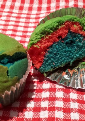 A picture of Rainbow butter cupcakes.