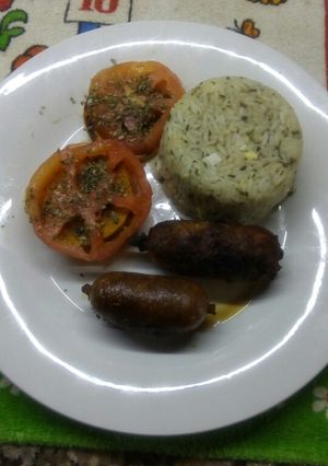 Una foto de Chorizos rellenos con guarnición