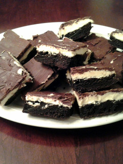 A picture of Peppermint Cream Brownie Bars.