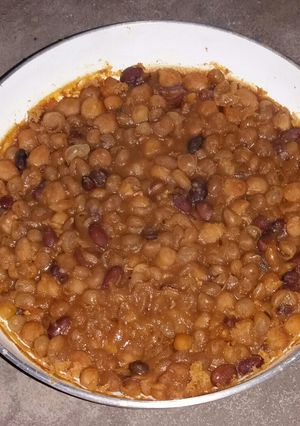 A picture of Daal makhni.