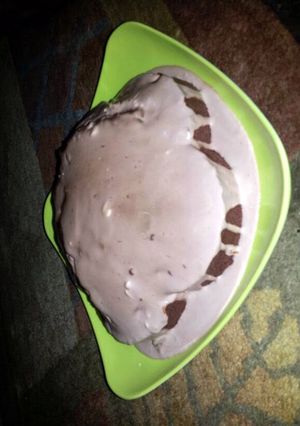 A picture of easy chocolate cake with chocolate frosting.