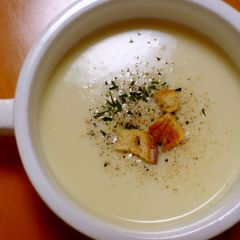 A picture of Vichyssoise in a Rice Cooker.
