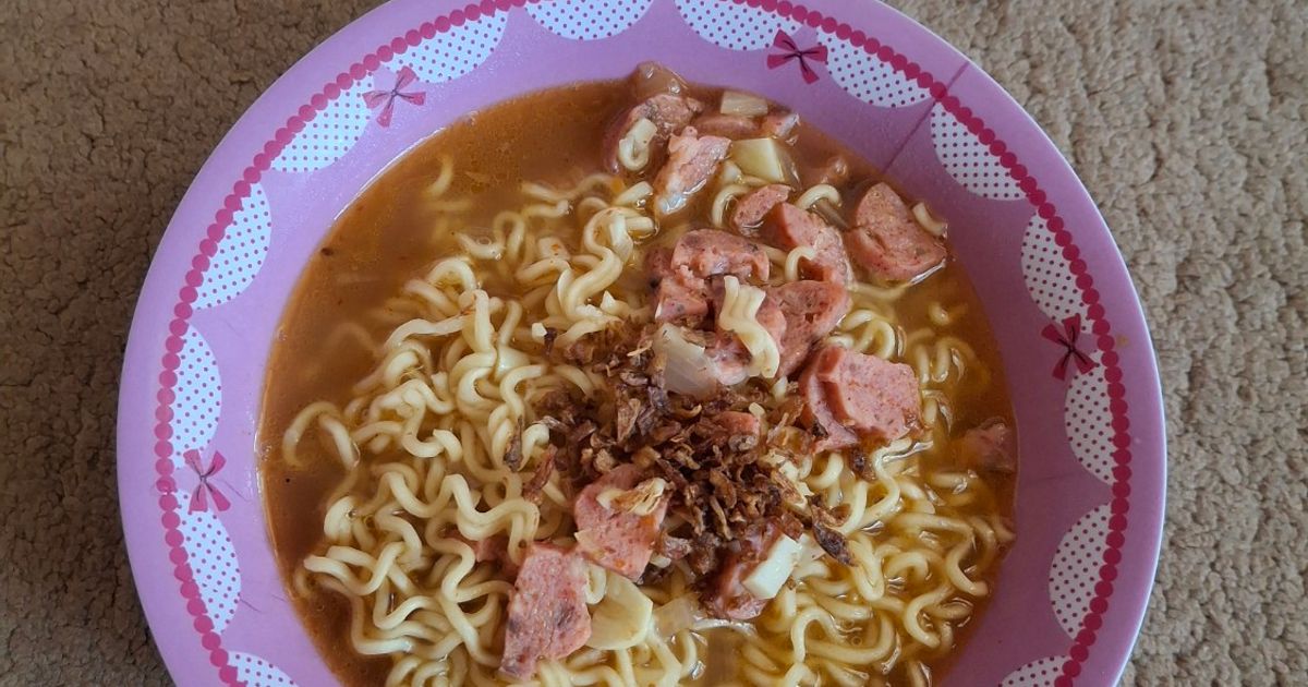 Mie Instan Kuah Sosis