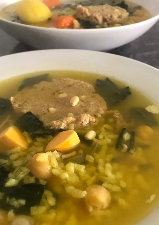 Una foto de Sopa de arroz y acelgas, receta de aprovechamiento de restos del cocido