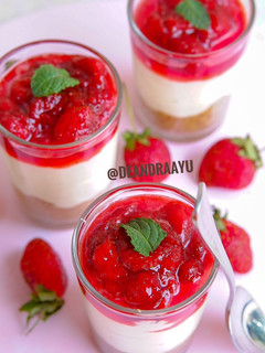 Foto resep Strawberry Cheesecake (No Bake!)