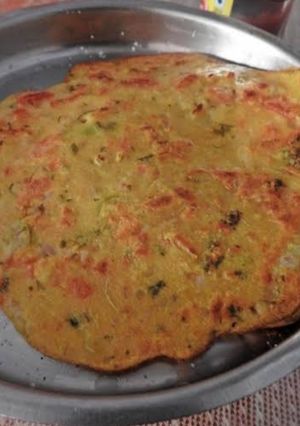 A picture of Besan ka chilla.