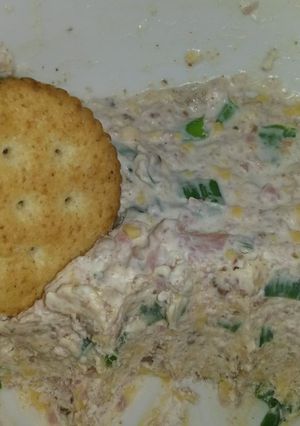A picture of Ham and bacon cheese ball.