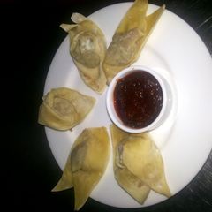 A picture of chicken wonton.