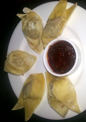 A picture of chicken wonton.