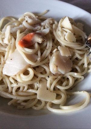 Une photo de Spaghettis aux St Jacques et aux truffes