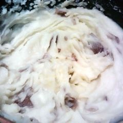 A picture of Garlic Mashed Potatoes.