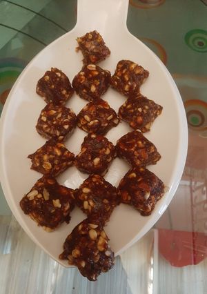ડ્રાયફ્રુટ ખજૂર સ્વીટ (Dryfruit Khajur Sweet Recipe in Gujarati) રેસીપી મુખ્ય ફોટો