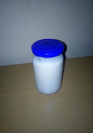 A picture of Homemàde mayonnaise.