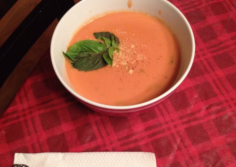 Homemade Creamy Tomato Basil Soup