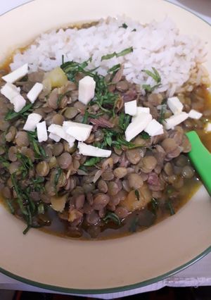 Una foto de Ají de lenteja (con charque)