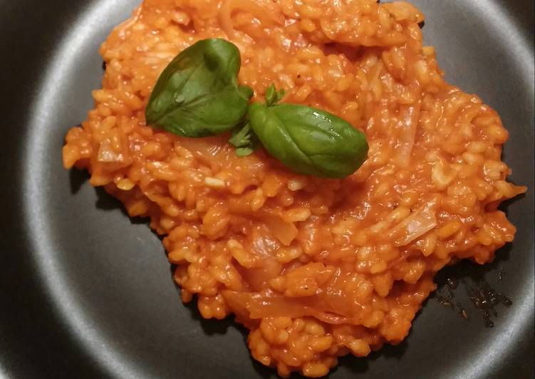 Step-by-Step Guide to Prepare Homemade Tomato and Basil risotto