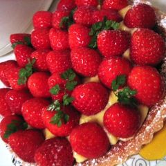 A picture of Strawberry Tart.