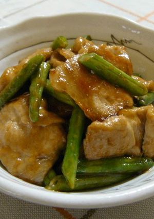 A picture of Simple Stir Fried Pork and Green Beans with Oyster Sauce and Mayonnaise.
