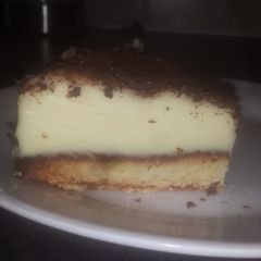A picture of Scrumptious white choc truffle cake.