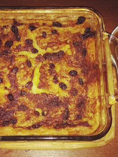 Foto resep Bread Puding Cinnamon Raisin dengan saus moka