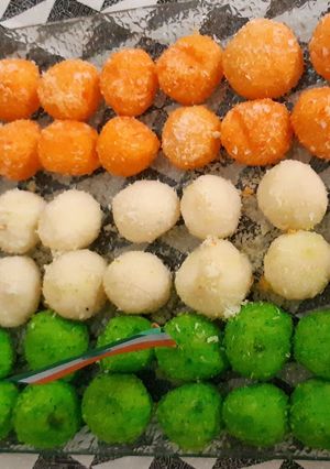 A picture of Tricolour Coconut Ladoo.