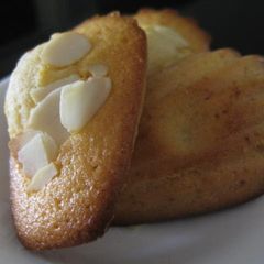 A picture of Honey Flavoured Madeleine.