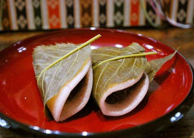 Recipe of Super Quick Easy Kanto-Style Sakura Mochi Using an Electric Griddle