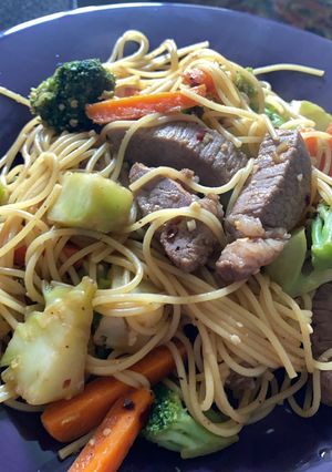A picture of Beef & Broccoli Lo Mein.