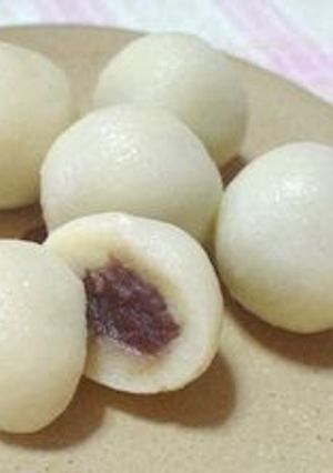 A picture of Tofu Dumplings Filled with Sweet Bean Paste.