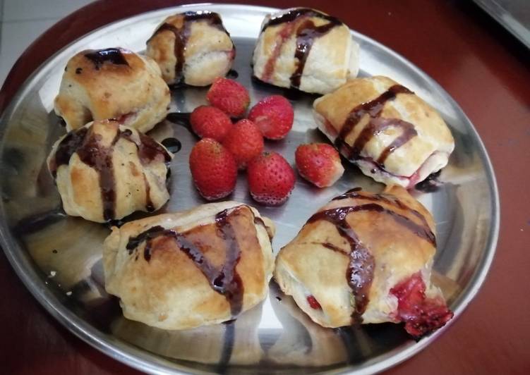 Strawberry and chocolate pastry#themechallenge