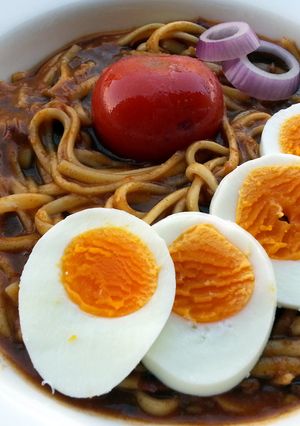 A picture of Thai Curry Udon Noodle.