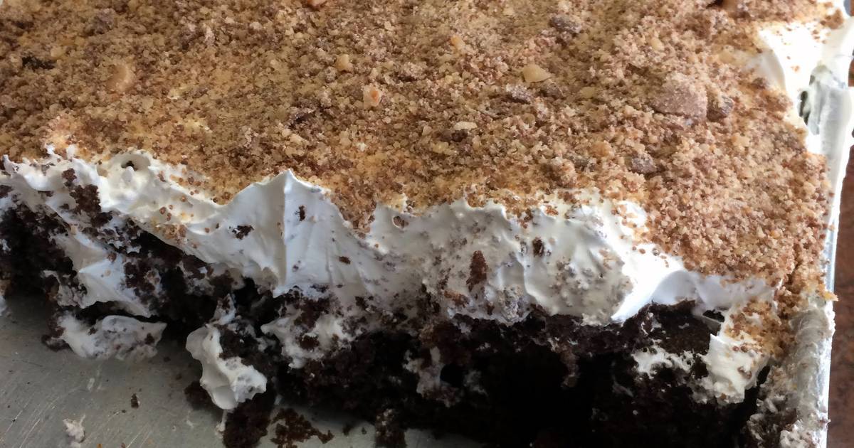 Chocolate Fudge Heath Bar Cake Recipe by KatieRainbowCat Cookpad