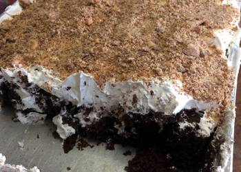 How to Recipe Delicious Chocolate Fudge Heath Bar Cake