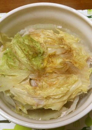 A picture of Microwave-Steamed Pork Belly and Chinese Cabbage.