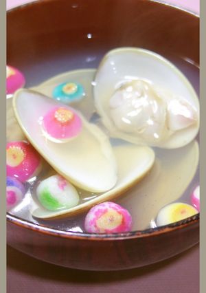 A picture of A Chef's Recipe for Hamaguri Clam Broth for Girl's Day.
