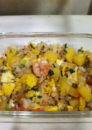 【透食】鳳梨蝦仁蛋炒飯 的食譜成品照片