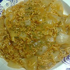 A picture of Onion lovers ramen (vegetarian version option).