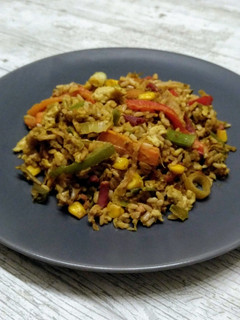 Una foto de Arroz salteado con verduras