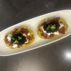 A picture of Ultimate Loaded Luxary Potato Skins - WOW These are the Best :P.