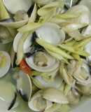 Nghêu hấp sả ớt ngày mưa