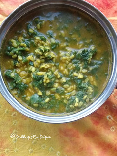 A picture of Palak mung dal.