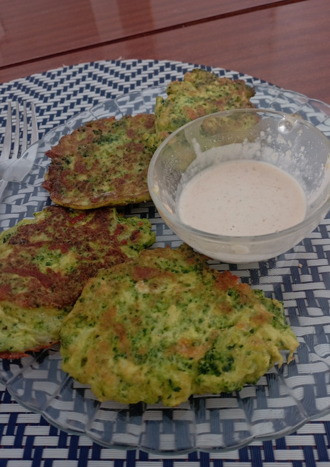 Una foto de Hamburguesas de brócoli y queso