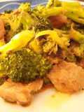 Wok de Brócoli y Cerdo con Salsa de Soja y Kimchi