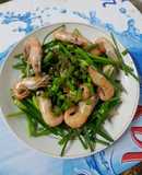 Tép xào bông hẹ