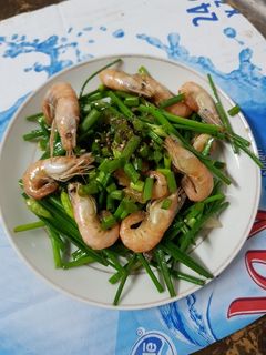 Hình của món Tép xào bông hẹ.