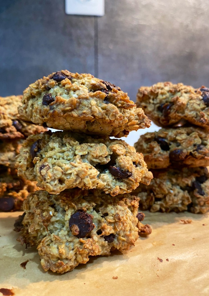 Una foto de Galletas de avena, plátano y chips de chocolate 🍪