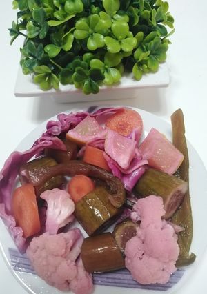 صورة لوصفة طريقة عمل مخلل المشكل 🥒🥦