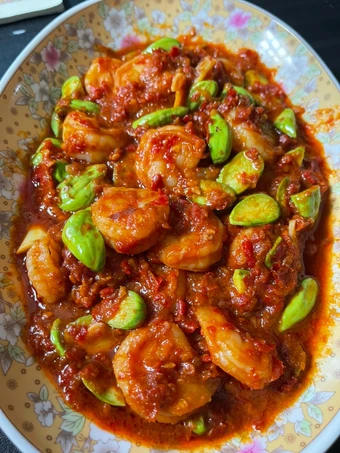 Easy Steps to Prepare Recipes Sambal Udang Petai the Delicious Can Pamper Your Tongue.