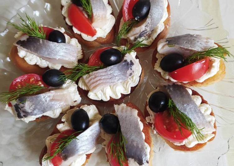 Бутерброды с филе сельди